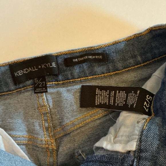 Kendall & Kylie Blue Jean Shorts Size 5/27 - Picture 4 of 7